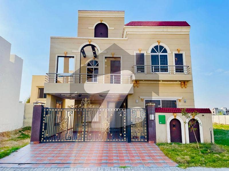 8 Marla Brand New Lavish House For Sale In Bahria Orchard Lahore