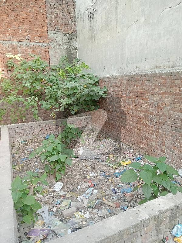 ڈیفنس گارڈن لاہور میں 10 مرلہ رہائشی پلاٹ 1.65 کروڑ میں برائے فروخت۔