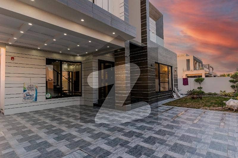 1 Kanal House For Sale Hot Location