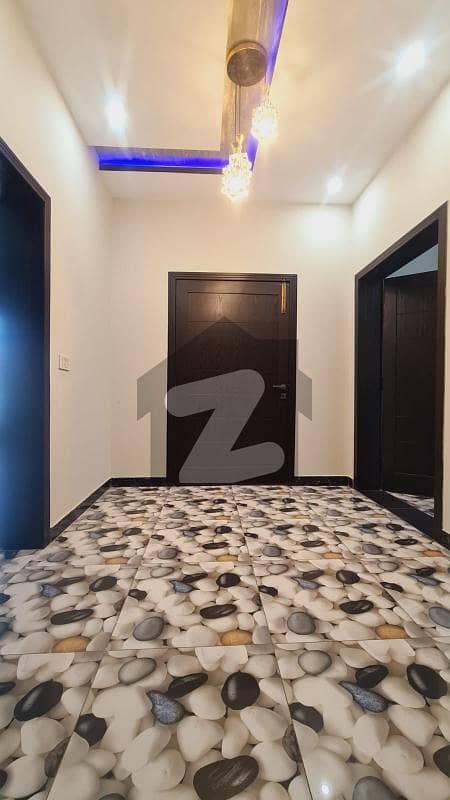 ریونیو سوسائٹی - بلاک اے ریوینیو سوسائٹی,لاہور میں 4 کمروں کا 5 مرلہ مکان 2.25 کروڑ میں برائے فروخت۔
