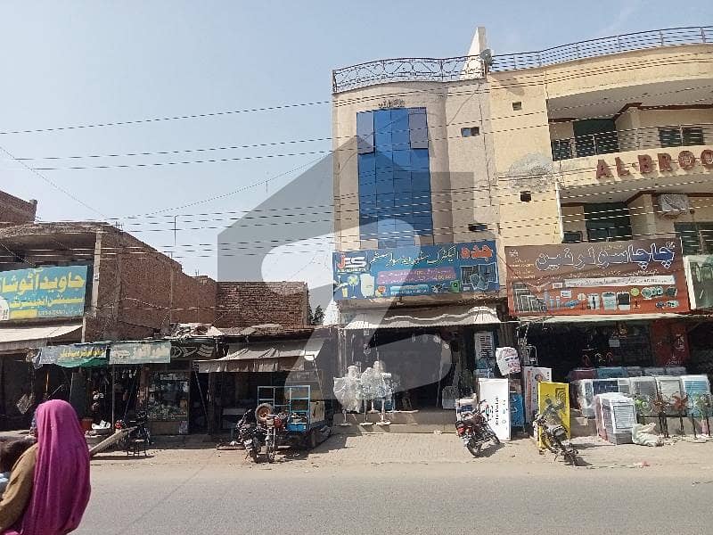 شاہی روڈ رحیم یار خان میں 2 مرلہ عمارت 3.5 کروڑ میں برائے فروخت۔