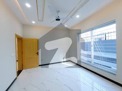 8 MARLA, NEW HOUSE FOR SALE IN BLOCK A FAISAL TOWN