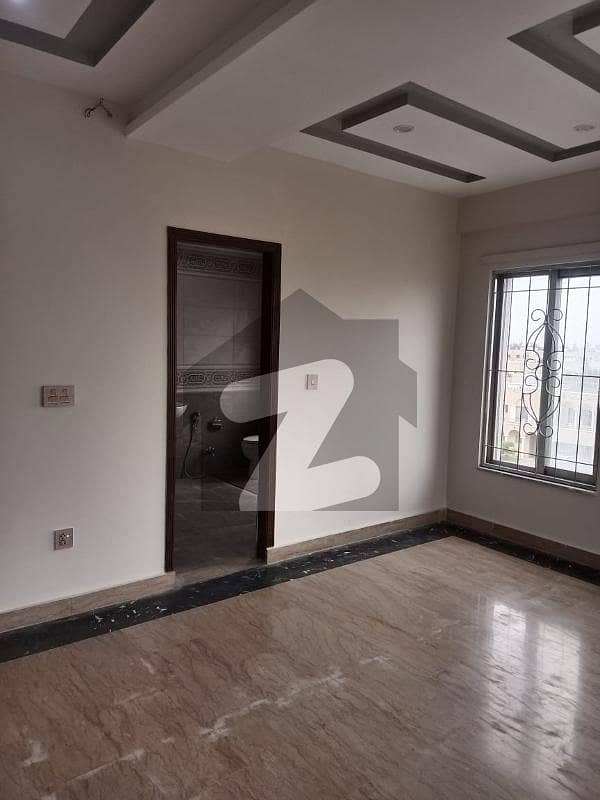 5 MARLA 2 BEDROOMS UPPER PORTION AVAILABLE FOR RENT