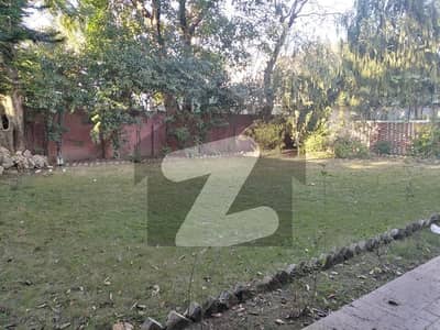 FOR RENT 888 SQYRD Fully Renovated Double Storey House with Beautiful Lawn E_7 Sector