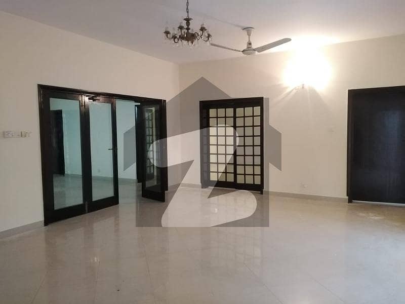 FOR RENT 888 SQYRD Fully Renovated Double Storey House with Beautiful Lawn E_7 Sector