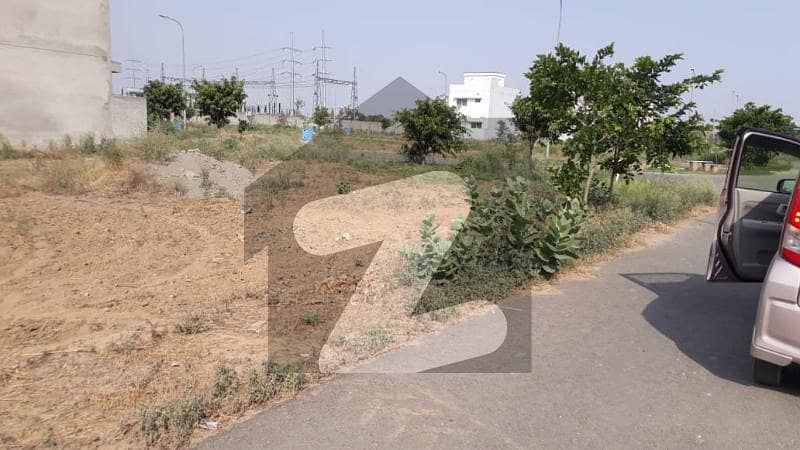 Unique Opportunity ,1 kanal Plot for sale Situated DHA Phase 7 Plot # Q 1080