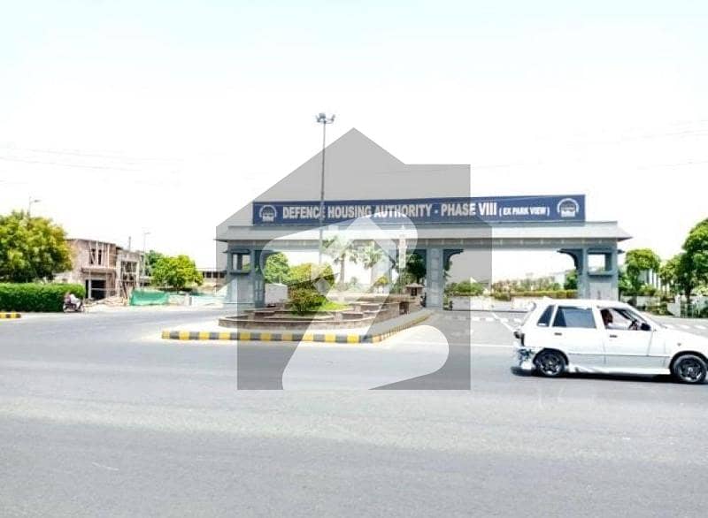 ڈی ایچ اے فیز 8 - بلاک وی فیز 8,ڈیفنس (ڈی ایچ اے),لاہور میں 1 کنال رہائشی پلاٹ 3.25 کروڑ میں برائے فروخت۔
