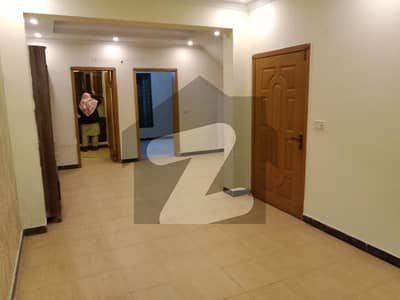 نیواقبال پارک کینٹ کینٹ,لاہور میں 3 کمروں کا 5 مرلہ مکان 2.25 کروڑ میں برائے فروخت۔