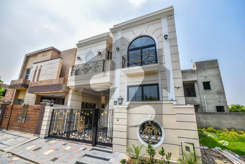 Near Park And Mosque 5 Marla With Beautiful Lavish House For Sale In Dha 9 town