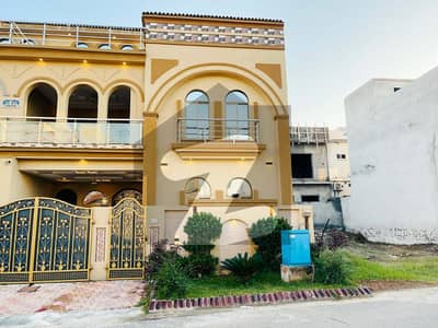 سٹی ہاؤسنگ سکیم جہلم میں 7 مرلہ مکان 1.93 کروڑ میں برائے فروخت۔