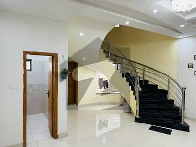 20 Marla Luxury Desiginer House For Sale