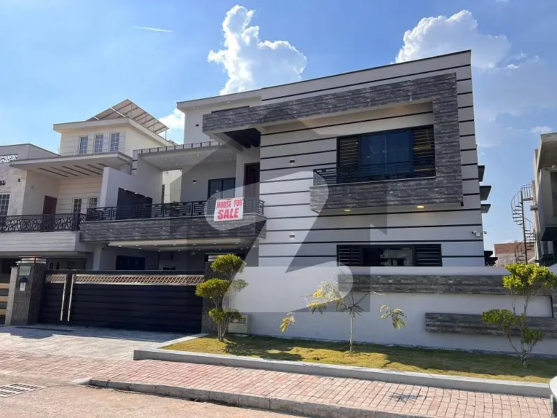 22 Marla Luxury Desiginer House For Sale