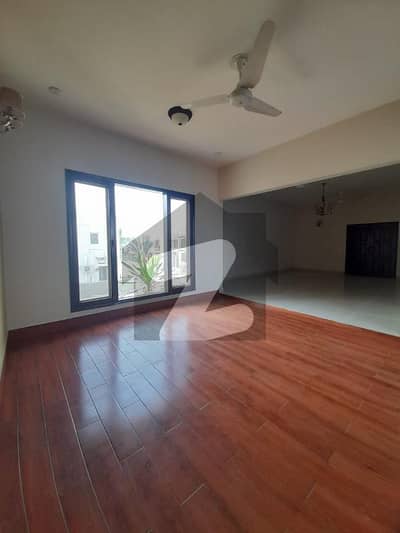 500 SQAURE YARDS BUNGALOW FOR SALE IN DHA PHASE 8