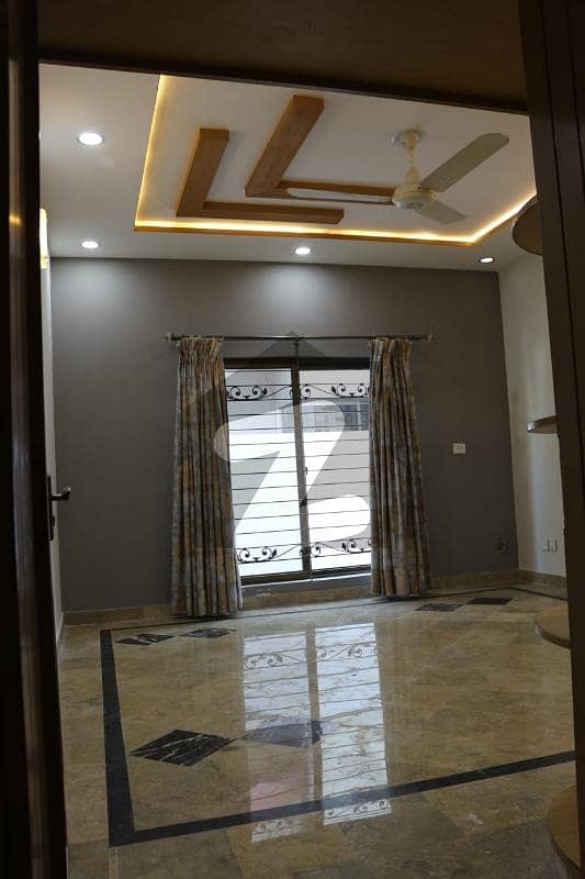 1 Kanal Beautiful Corner separate House For Rent Near Park And Masjid