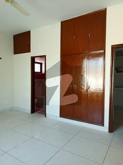One Kanal Commercial House For Sale
