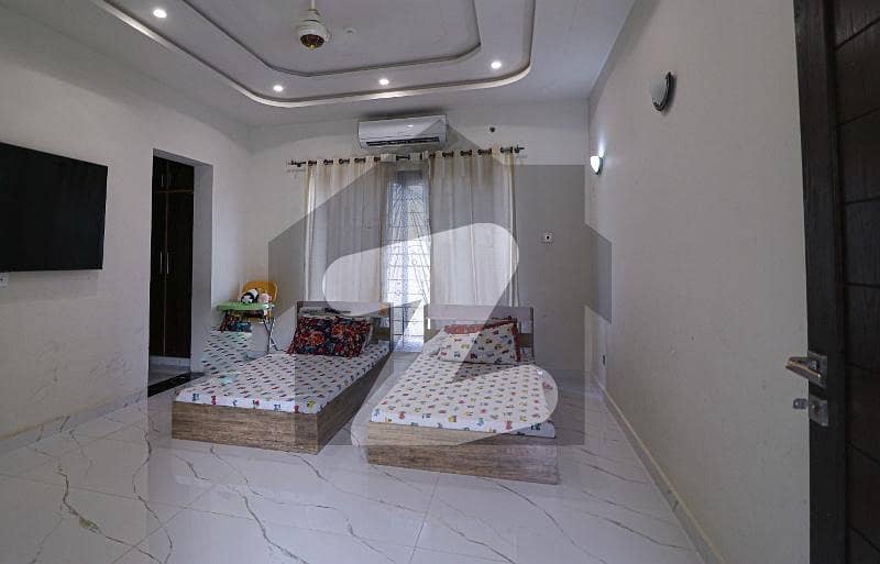 ڈی ایچ اے فیز 7 ڈیفنس (ڈی ایچ اے),لاہور میں 5 کمروں کا 1 کنال مکان 6.5 کروڑ میں برائے فروخت۔