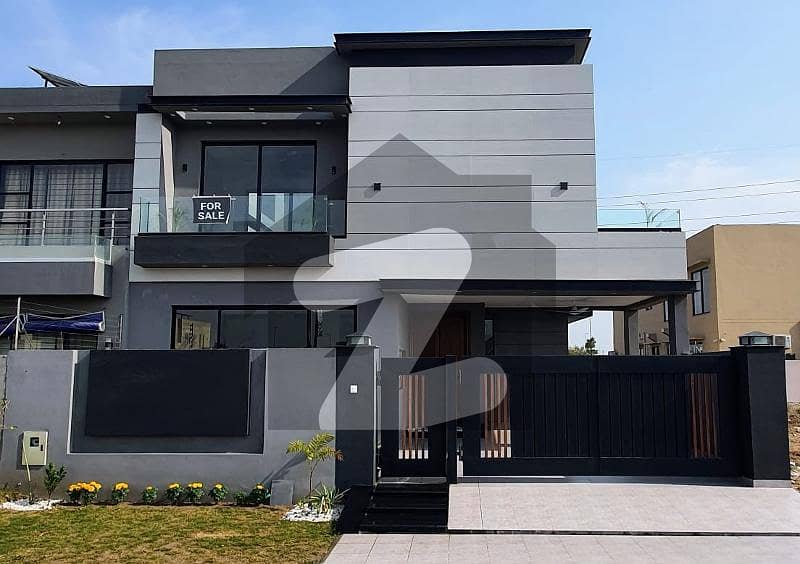 Elegant 7 Marla Home in Prime Location - Modern Design and Finishes