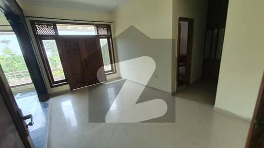Hayatabad Phase 2-H1 1 Kanal Full House Available For Rent