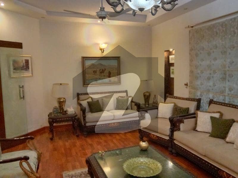 ڈی ایچ اے فیز 1 ڈیفنس (ڈی ایچ اے),لاہور میں 5 کمروں کا 1 کنال مکان 6.4 کروڑ میں برائے فروخت۔