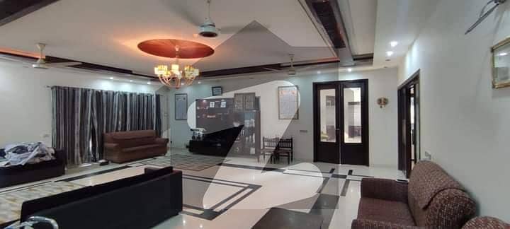 ڈی ایچ اے فیز 3 - بلاک ایکس فیز 3,ڈیفنس (ڈی ایچ اے),لاہور میں 5 کمروں کا 1 کنال مکان 7.6 کروڑ میں برائے فروخت۔