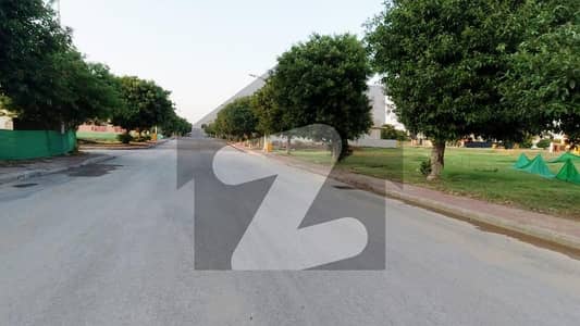 10Marla Level plot Bahria Town phase 8 sector C