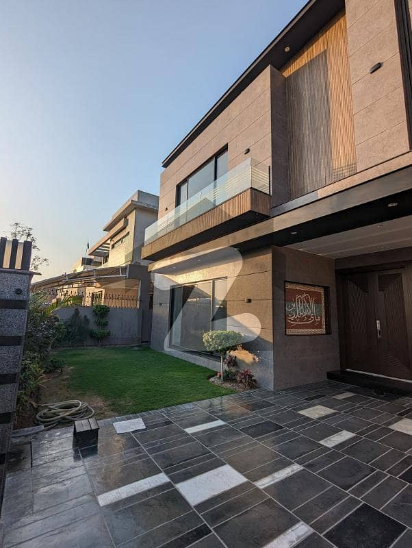 1 kanal house For Sale in Phase 6 Dha Lahore.