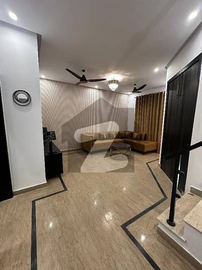 کینال ویلی مین کینال بینک روڈ,لاہور میں 3 کمروں کا 3 مرلہ مکان 1.25 کروڑ میں برائے فروخت۔