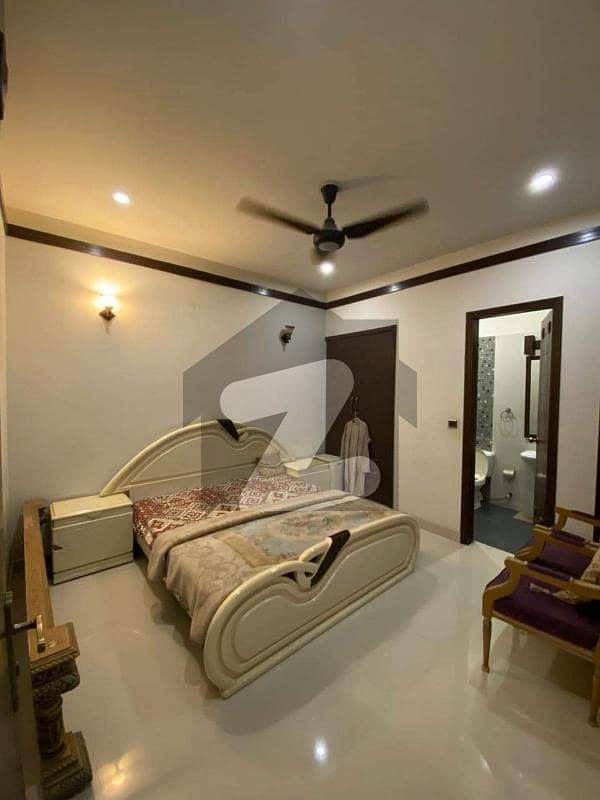 ڈی ایچ اے فیز 8 ڈی ایچ اے ڈیفینس,کراچی میں 4 کمروں کا 4 مرلہ مکان 4.5 کروڑ میں برائے فروخت۔