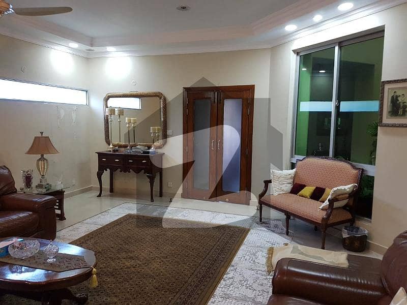 10 Fully Furnished Luxury House Bahria Town Phase 5
