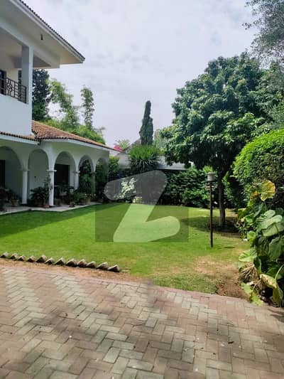 E-7 1000 Sq. Yd Margalla Facing House For Sale