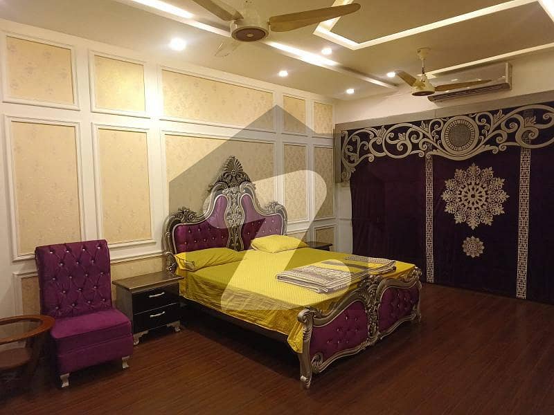 ڈی ایچ اے فیز 8 ڈیفنس (ڈی ایچ اے),لاہور میں 5 کمروں کا 1 کنال مکان 3.5 لاکھ میں کرایہ پر دستیاب ہے۔