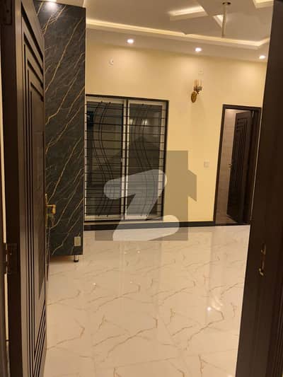 Near to Park 5 Marla House For Rent Sector M7B in Lake City Lahore