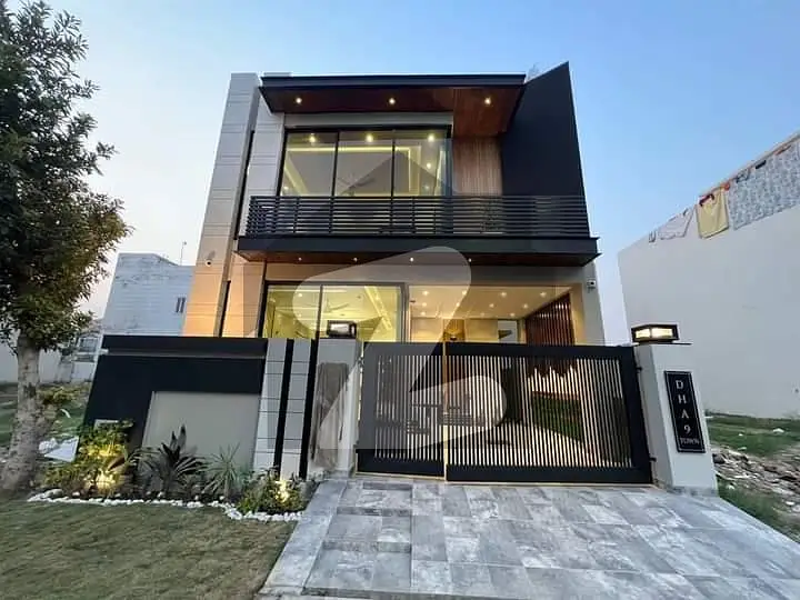 5 MARLA BRAND NEW MODERN DESIGN FULL HOUSE AVAILABLE FOR SALE IN DHA 9 TOWN