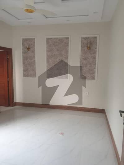 خیابانِ شیر سرگودھا میں 4 کمروں کا 5 مرلہ مکان 2.25 کروڑ میں برائے فروخت۔