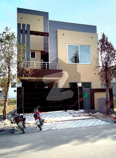 5 Marla House In Bahria Town Sector G Lahore for Sale.