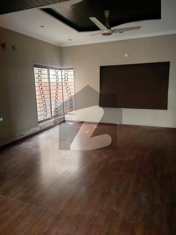 1 kanal lower portion available for rent in valancia Town