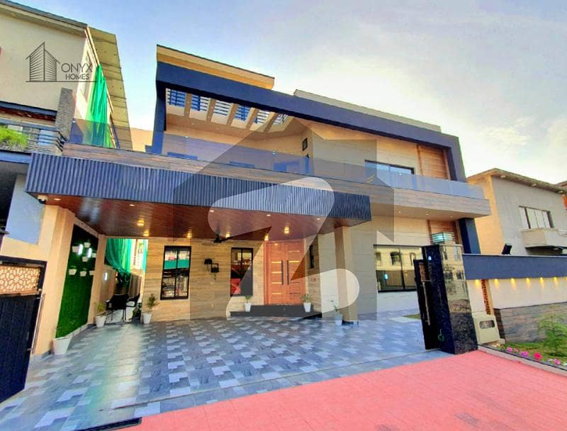 بحریہ ٹاؤن فیز 2 بحریہ ٹاؤن راولپنڈی,راولپنڈی میں 5 کمروں کا 1 کنال مکان 12.5 کروڑ میں برائے فروخت۔