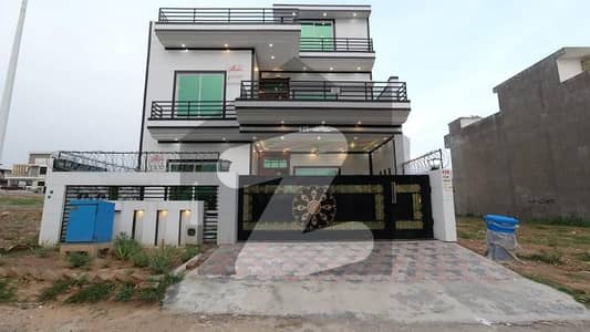 House No. 438 St 20 Block F Size 30x60 13KV Solar Power With Green Meter Installed 7 Bed 6 Bath Room DD 3 Car Parking 3 Kitchens Separate Entry Of Each Floor