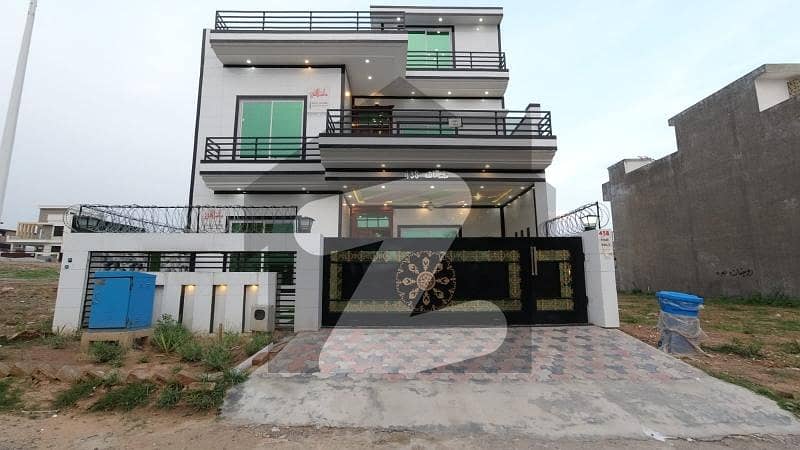House No. 438 St 20 Block F Size 30x60 13KV Solar Power With Green Meter Installed 7 Bed 6 Bath Room DD 3 Car Parking 3 Kitchens Separate Entry Of Each Floor