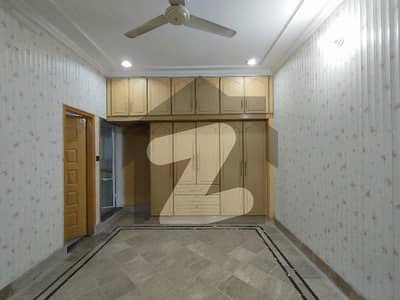 پی اے ایف آفیسرز کالونی کینٹ,لاہور میں 2 کمروں کا 12 مرلہ زیریں پورشن 62.0 ہزار میں کرایہ پر دستیاب ہے۔