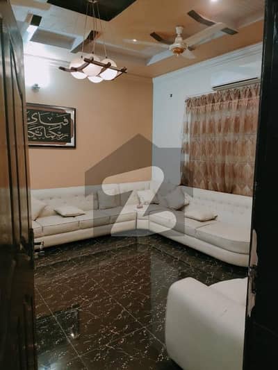 خیابانِ گارڈنز فیصل آباد میں 5 کمروں کا 11 مرلہ مکان 1.0 لاکھ میں کرایہ پر دستیاب ہے۔