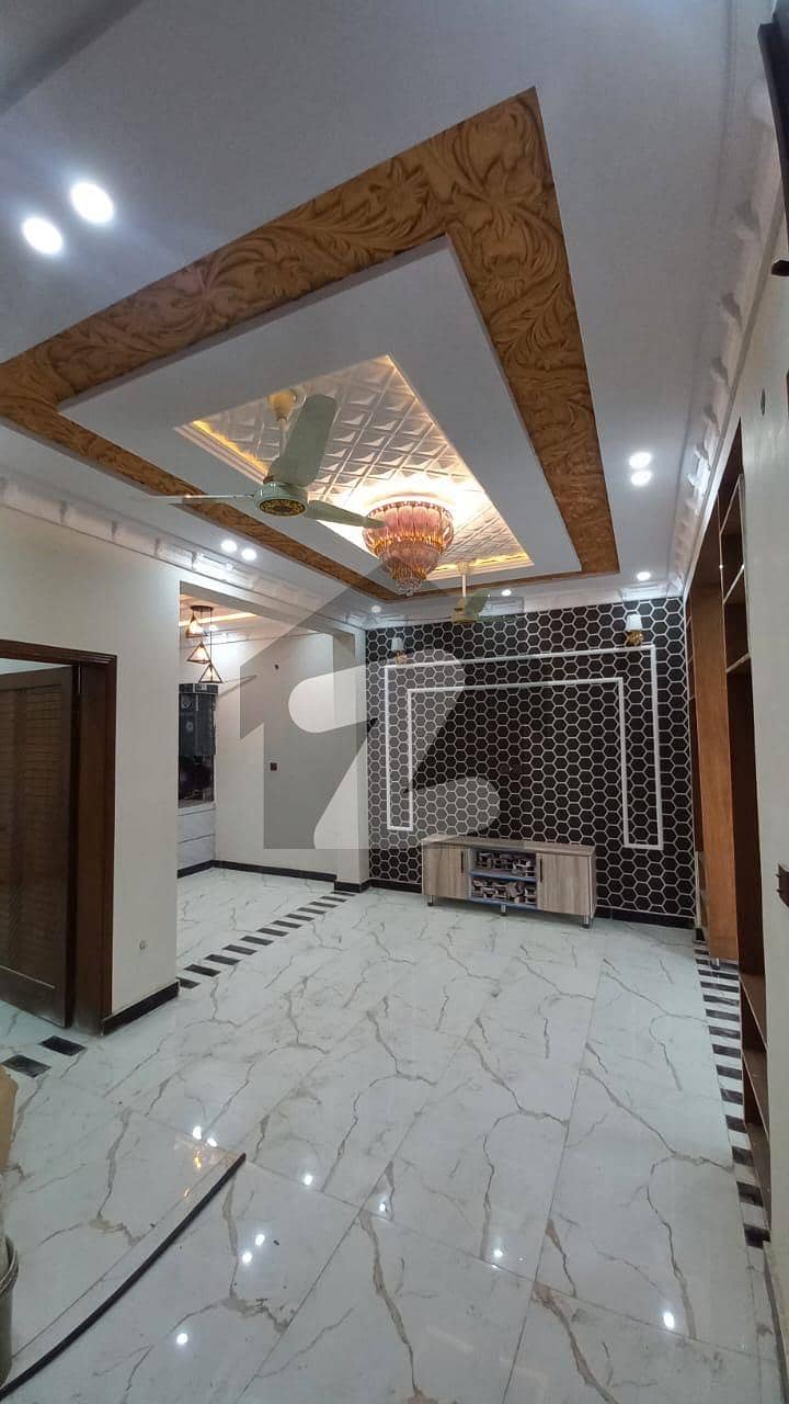 کینال ویلی مین کینال بینک روڈ,لاہور میں 4 کمروں کا 3 مرلہ مکان 1.2 کروڑ میں برائے فروخت۔