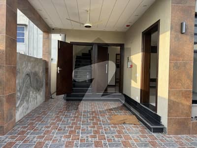 DHA RAHBAR ULTRA MODERN FACING PARK HOUSE IS AVAILABLE FOR SALE