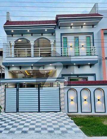 شادمان سٹی فیز 1 شادمان سٹی,بہاولپور میں 4 کمروں کا 5 مرلہ مکان 1.3 کروڑ میں برائے فروخت۔