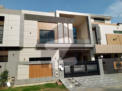 8 Marla Luxury House Brand New For Sale