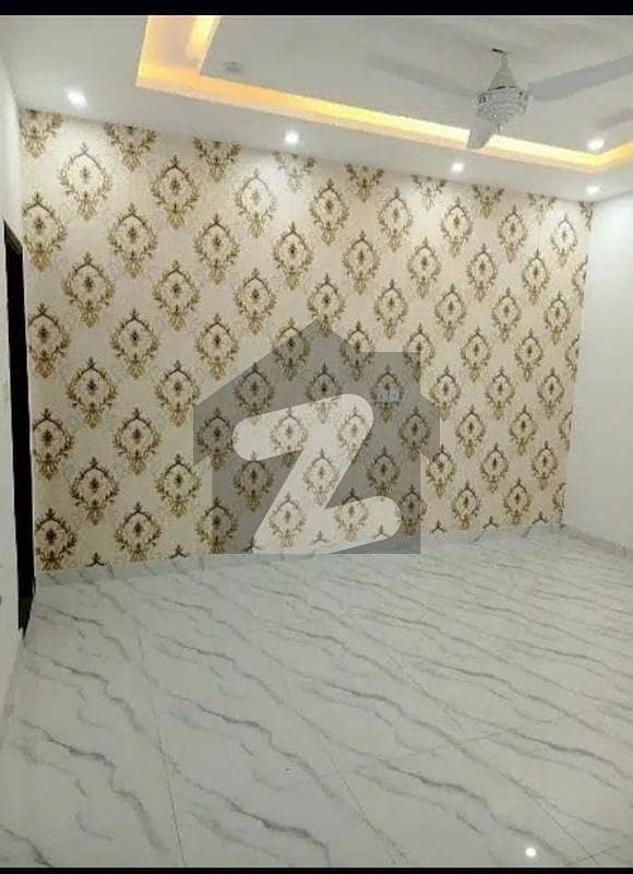 حاجی پورہ روڈ سیالکوٹ میں 3 کمروں کا 2 مرلہ مکان 26.0 ہزار میں کرایہ پر دستیاب ہے۔