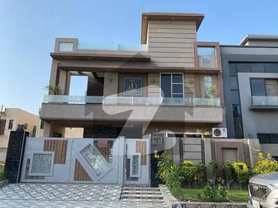 ULTRA MODERN SPACIOUS 10 MARLA HOUSE IN EE BLOCK CITI HOUSING GUJRANWALA.