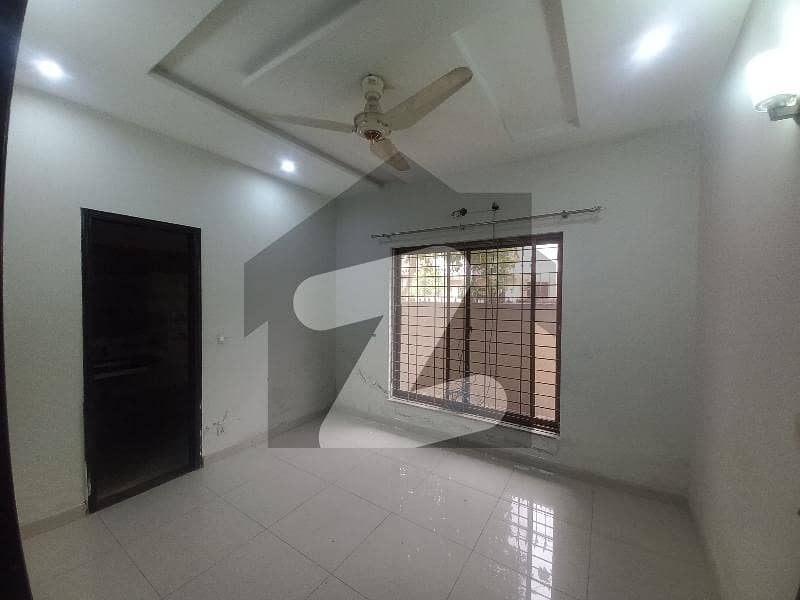 DHA Phase 8 Ex Air Avenue 10marla Bungalow With Basement
