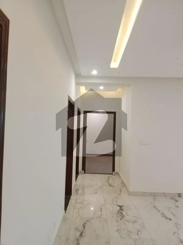 BRAND NEW 10 MARLA 3BED ROOM FLAT AVAILABLE FOR RENT IN ASKARI 11 SCTOR D