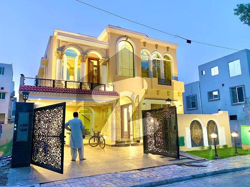 10 Marla Designer House Available For Sale Bahria Town Lhr